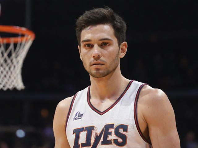 开云体育_ NBA全明星周末的看点：明星球员的精彩碰撞，nba全明星开场仪式