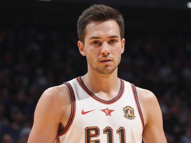 开云体育_ NBA全明星赛的影响力：球员与球迷的互动，nba全明星开场白