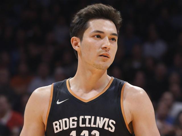 开云体育_ NBA季后赛中的决胜时刻：历史性的瞬间重温，nba赛程开拓者赛程表