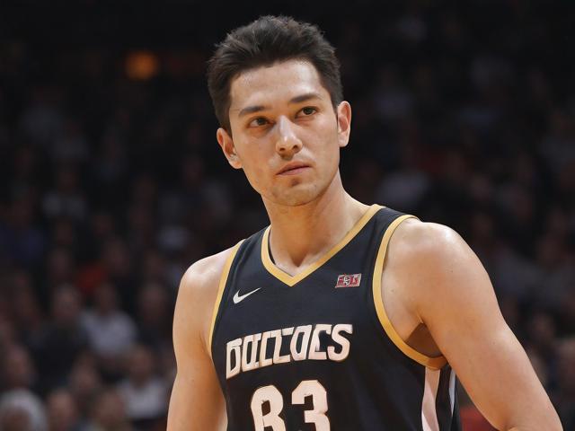 开云体育_ NBA常规赛中的经典时刻：不可错过的瞬间，nba开球时间