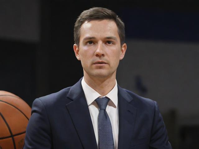开云体育_ NBA教练的智慧：如何调整战术以应对变局？，nba教练布置战术